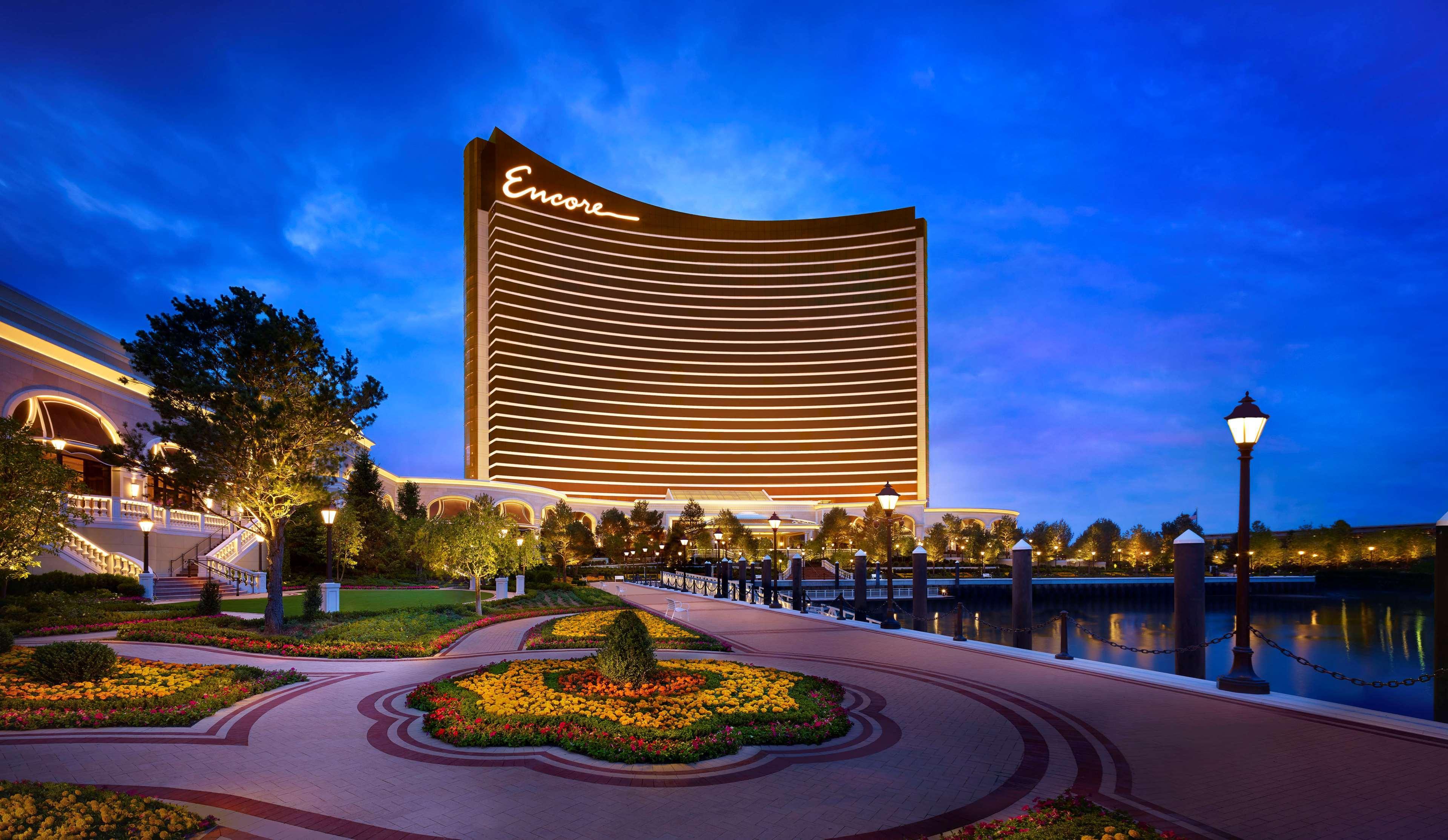 Encore Boston Harbor Hotel Everett Exterior photo